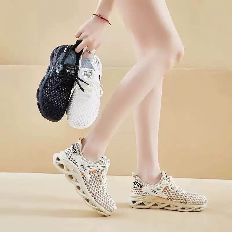 2024 Summer New Style Blade Breathable Large Hole Fly Woven Shoes for Men and Women Thick-Soled Mesh Dad Shoes Live Couple Shoes
