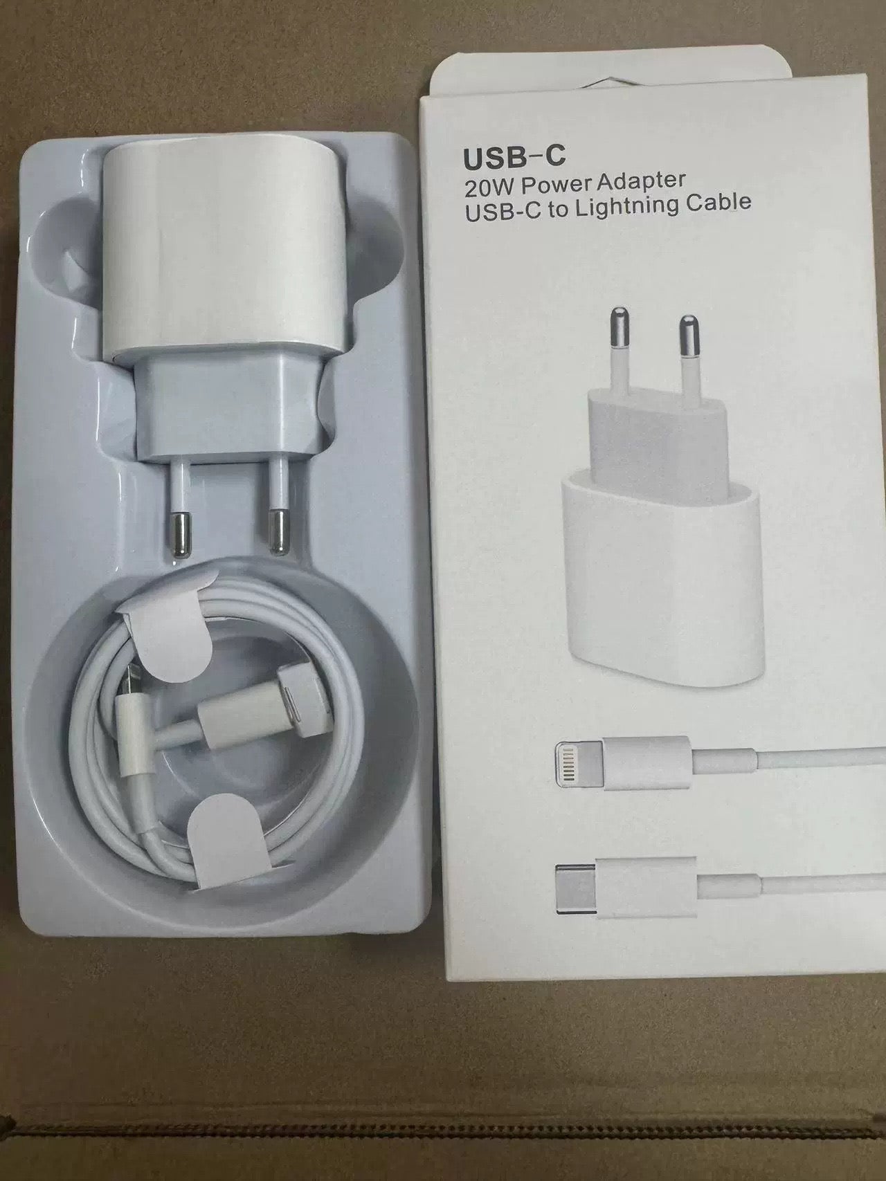 PD20W fast charging head is suitable for 12/13 charger PD fast charging head European gauge suit wholesale 12W